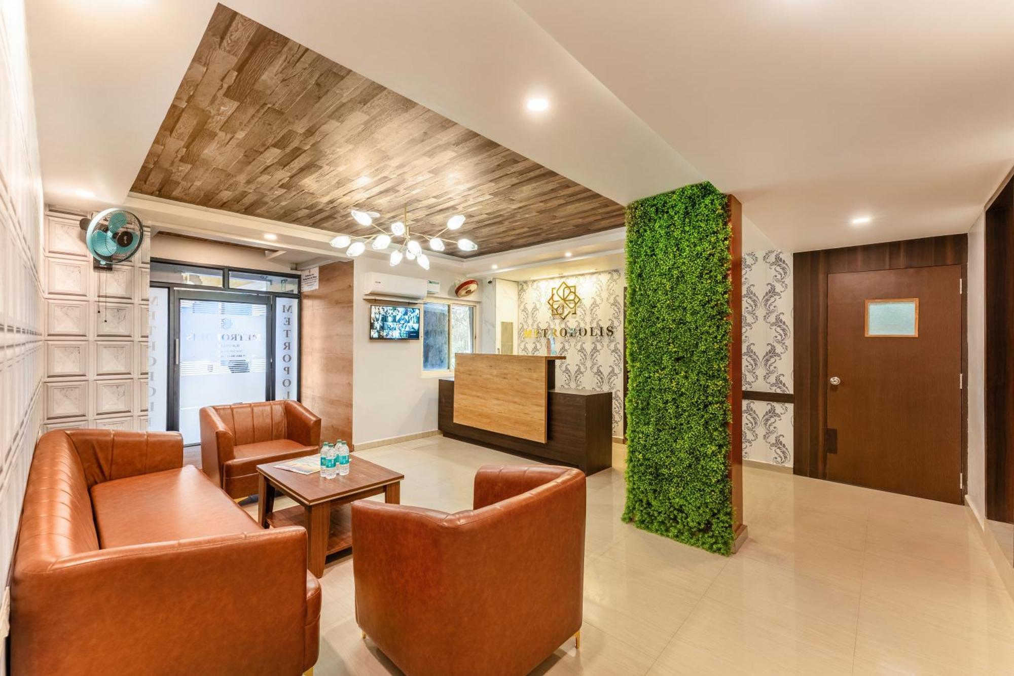 Metropolis Business Hotel Панаджи Экстерьер фото