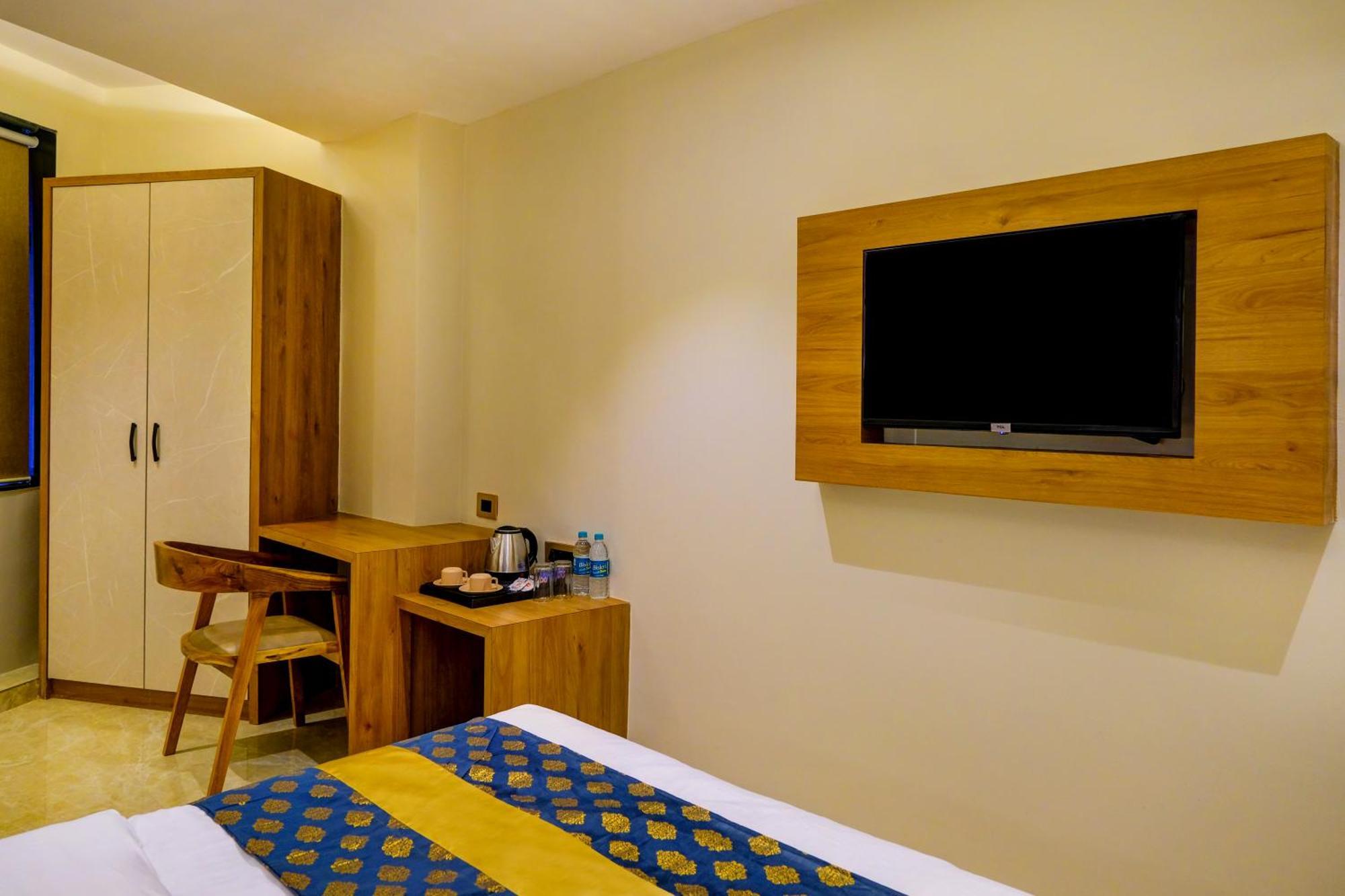 Metropolis Business Hotel Панаджи Экстерьер фото