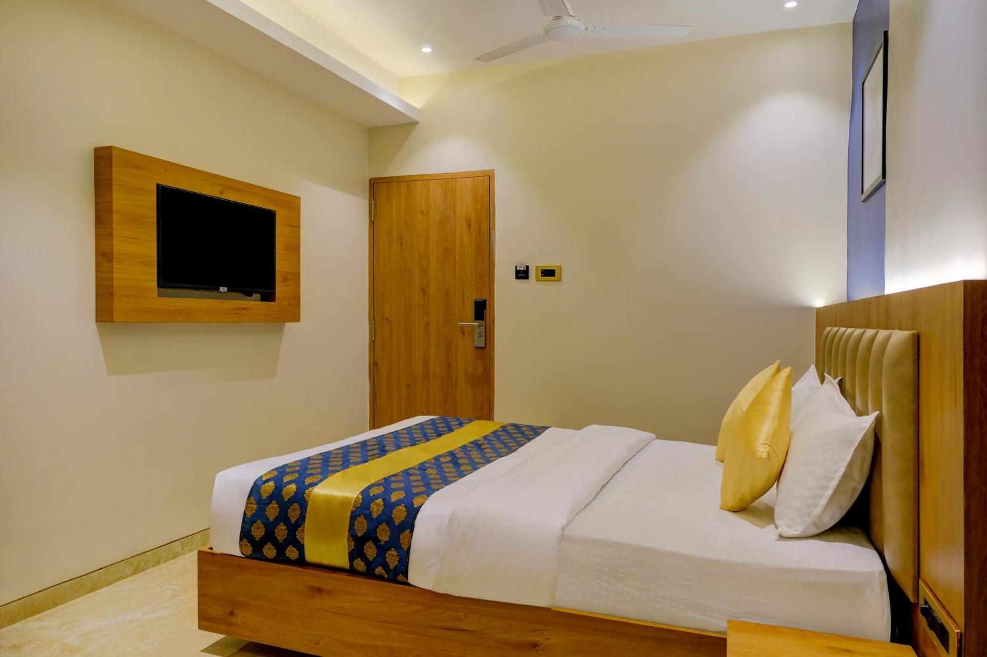 Metropolis Business Hotel Панаджи Экстерьер фото