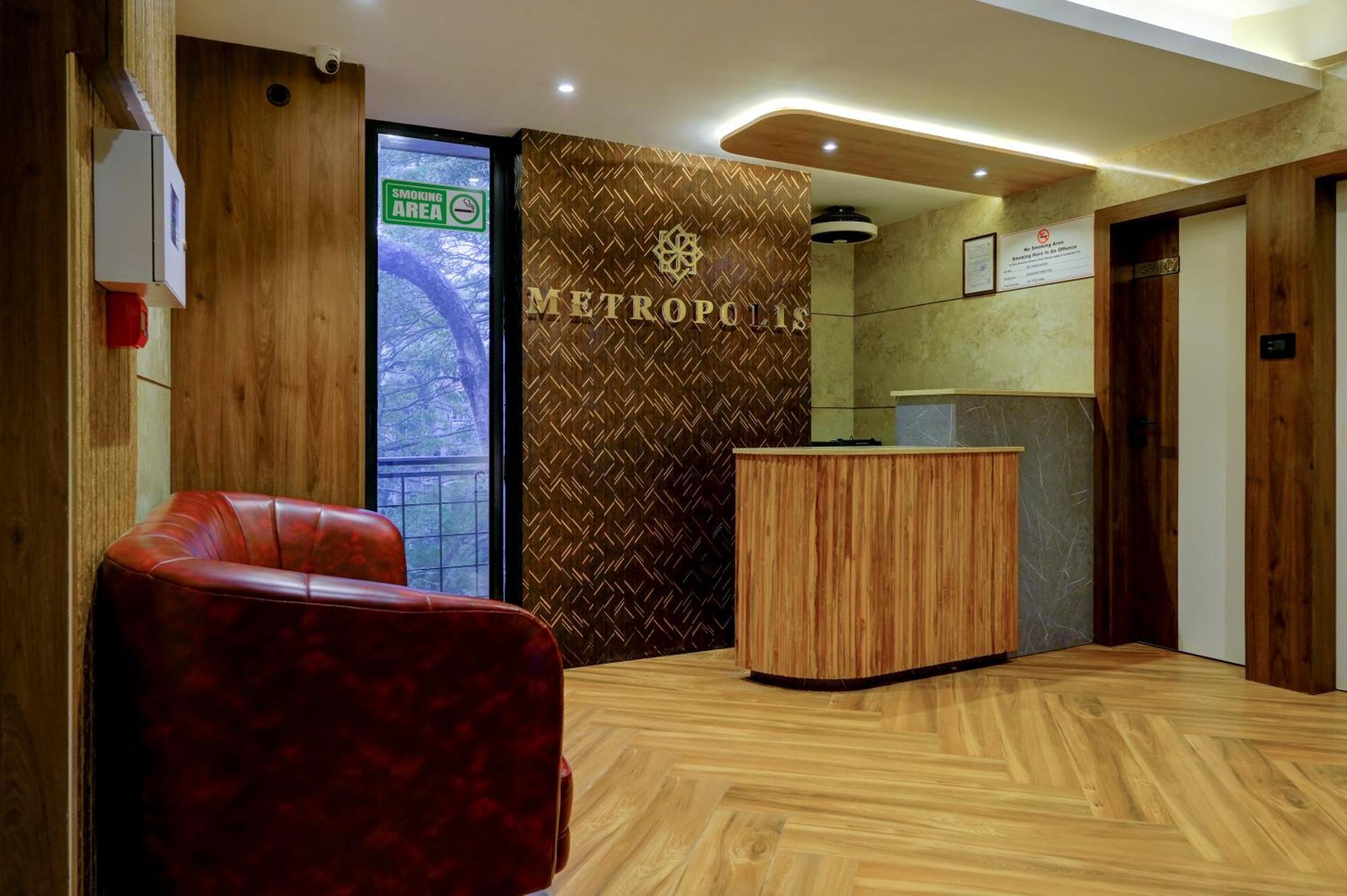 Metropolis Business Hotel Панаджи Экстерьер фото