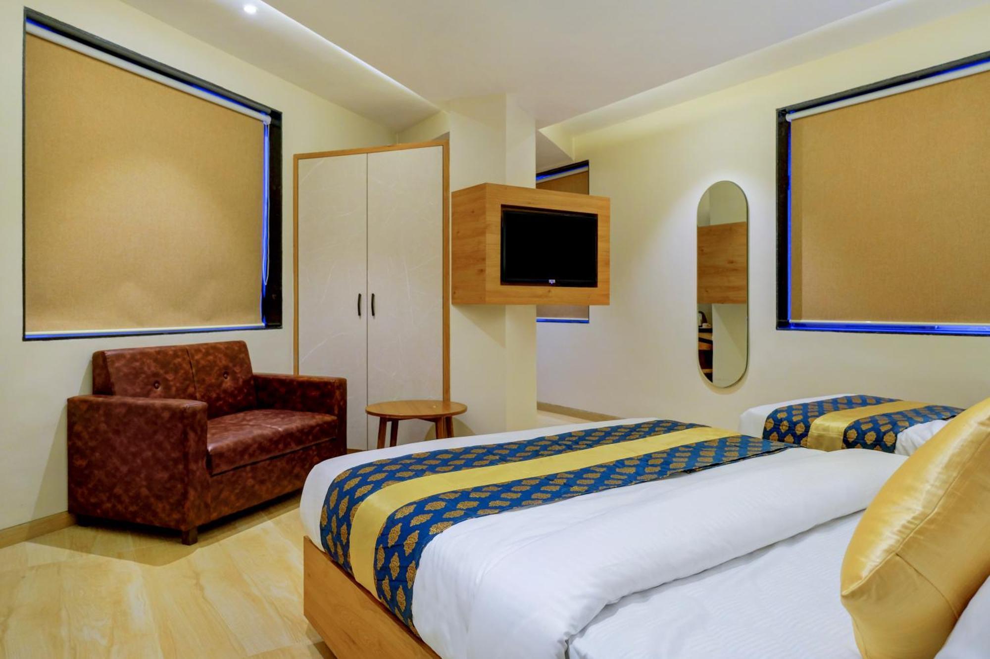 Metropolis Business Hotel Панаджи Экстерьер фото