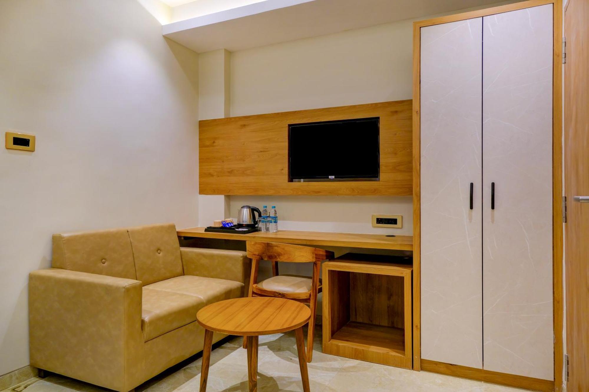 Metropolis Business Hotel Панаджи Экстерьер фото